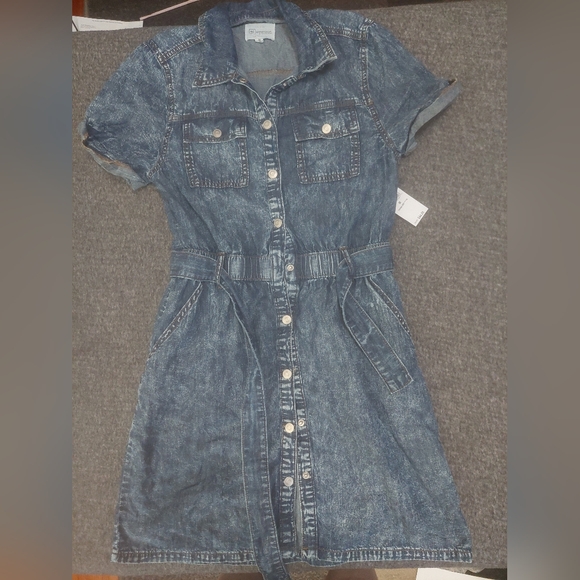 Celebrity Pink Dresses & Skirts - Regeneration celebrity pink dress medium (missing button)